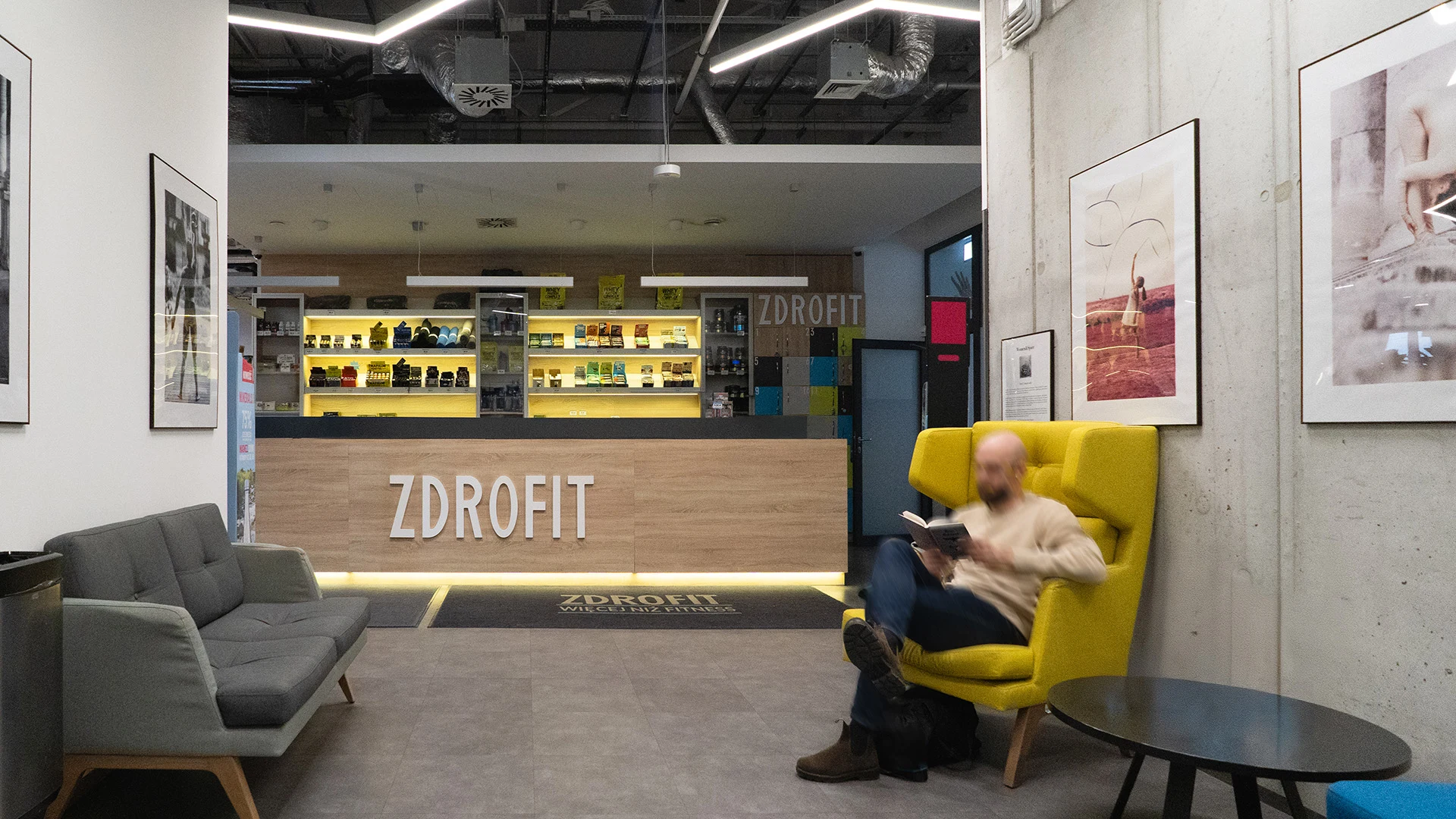 archiworks-zdrofit-koneser-warszawa-silownia-recepcja