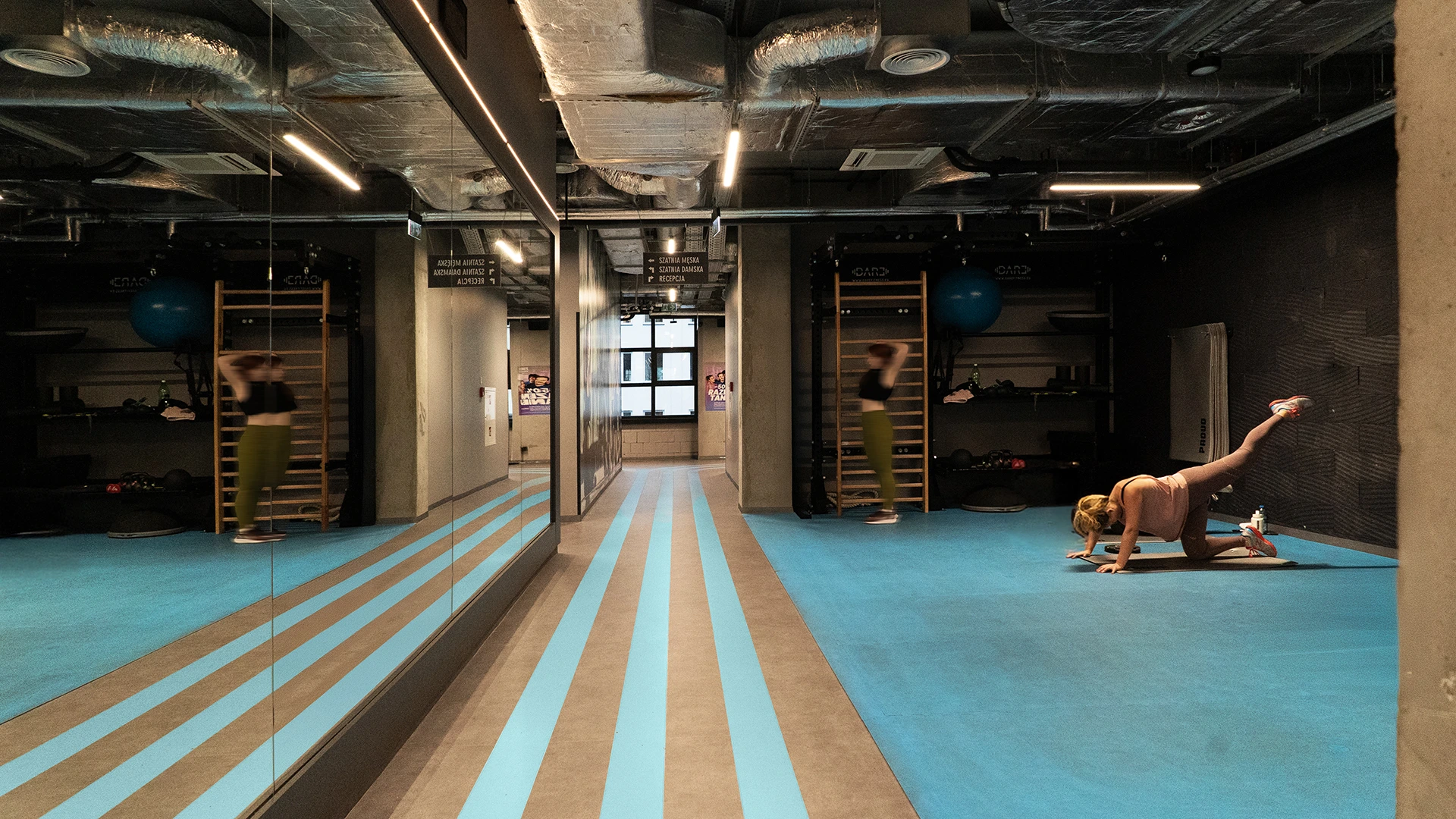 archiworks-zdrofit-pzo-warszawa-silownia-stretching